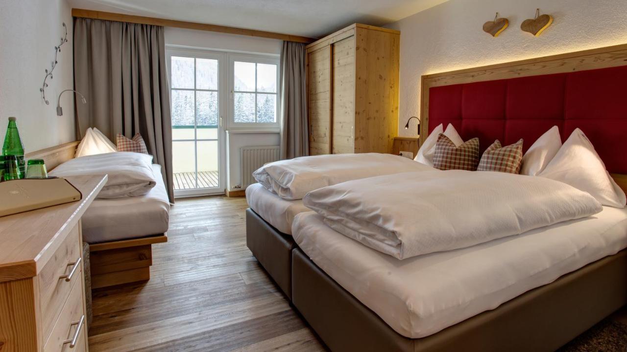 Hotel Garni - Restaurant Kaminstube Sankt Anton am Arlberg Ngoại thất bức ảnh