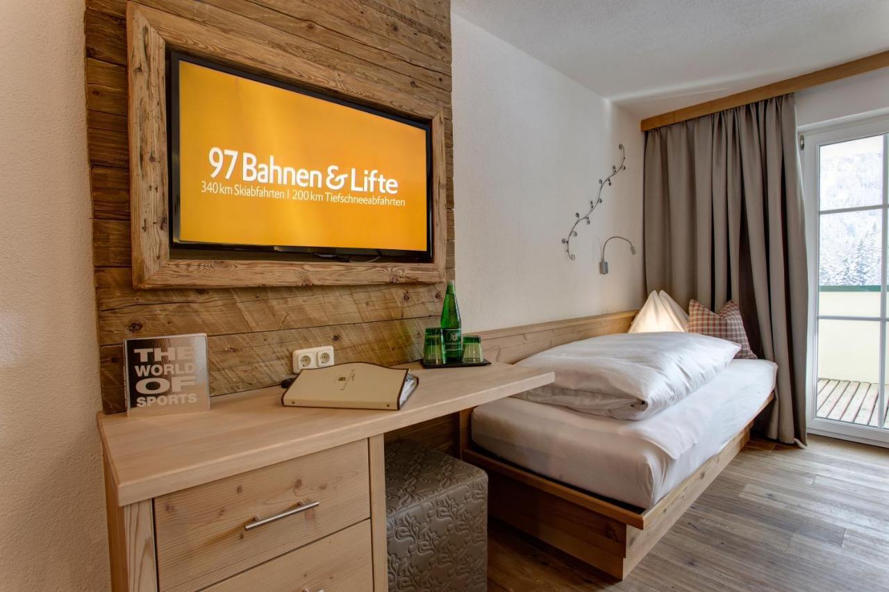 Hotel Garni - Restaurant Kaminstube Sankt Anton am Arlberg Ngoại thất bức ảnh
