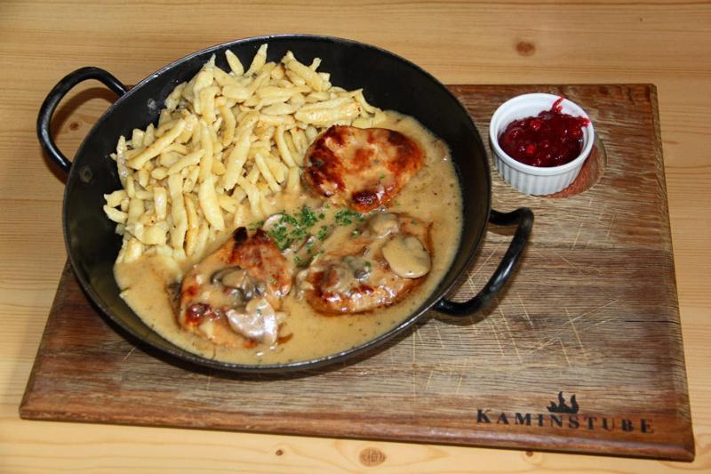 Hotel Garni - Restaurant Kaminstube Sankt Anton am Arlberg Ngoại thất bức ảnh
