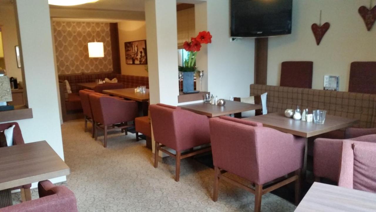 Hotel Garni - Restaurant Kaminstube Sankt Anton am Arlberg Ngoại thất bức ảnh