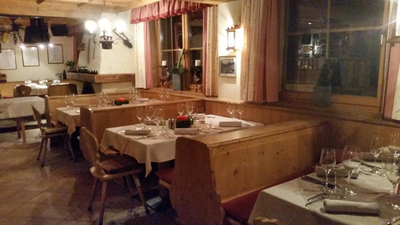 Hotel Garni - Restaurant Kaminstube Sankt Anton am Arlberg Ngoại thất bức ảnh
