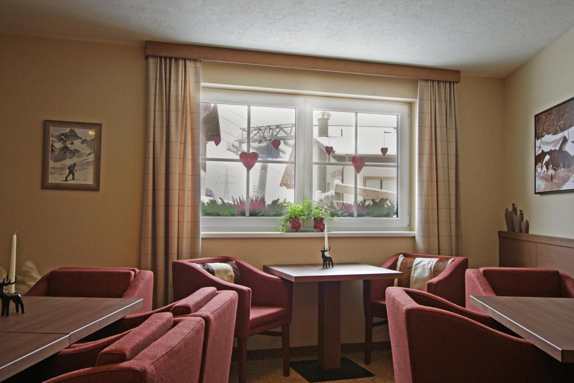 Hotel Garni - Restaurant Kaminstube Sankt Anton am Arlberg Ngoại thất bức ảnh