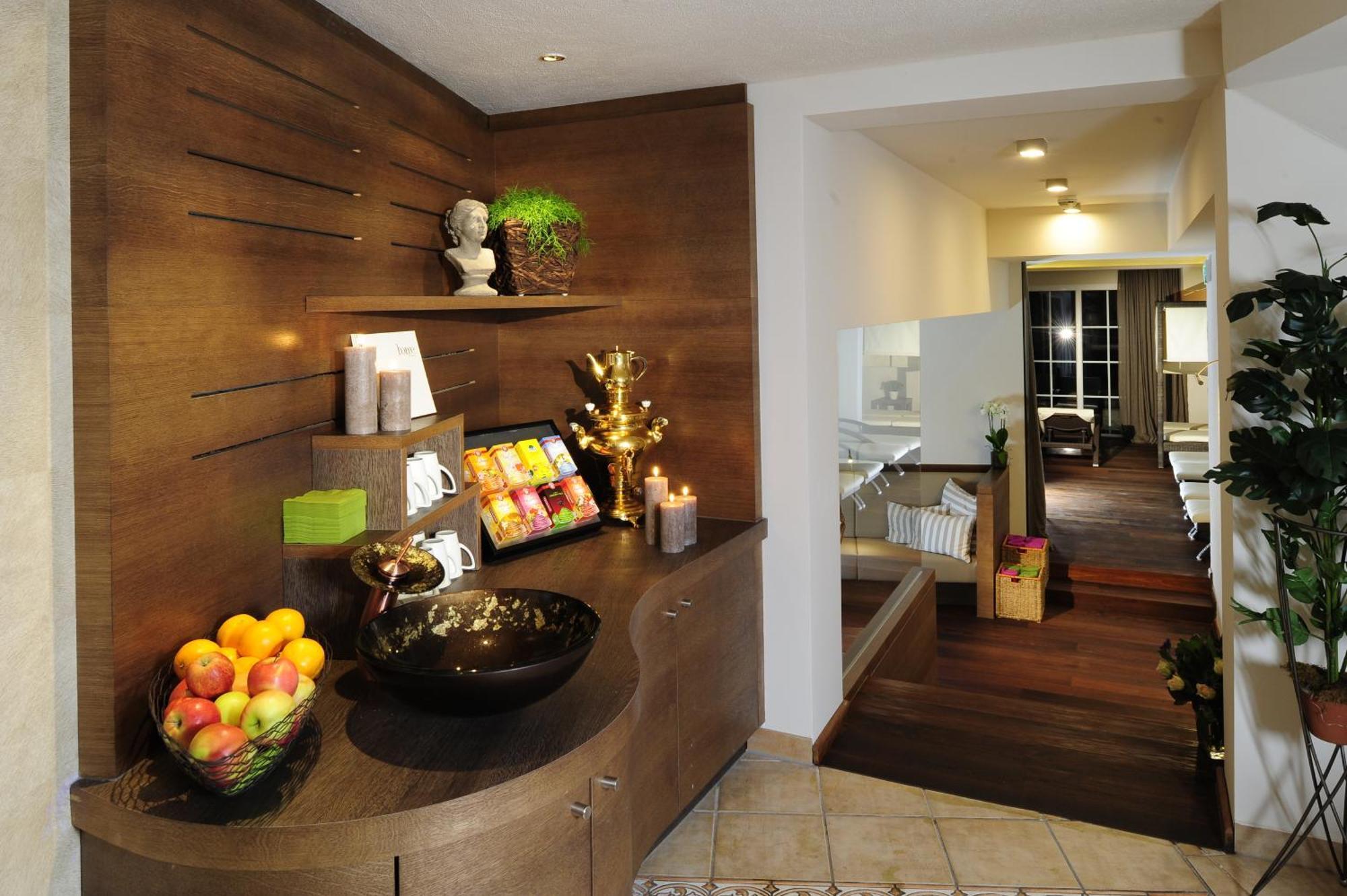 Hotel Garni - Restaurant Kaminstube Sankt Anton am Arlberg Ngoại thất bức ảnh