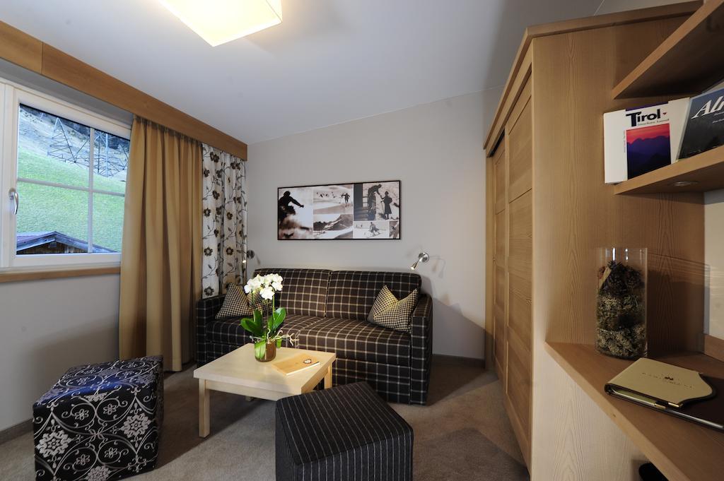Hotel Garni - Restaurant Kaminstube Sankt Anton am Arlberg Phòng bức ảnh