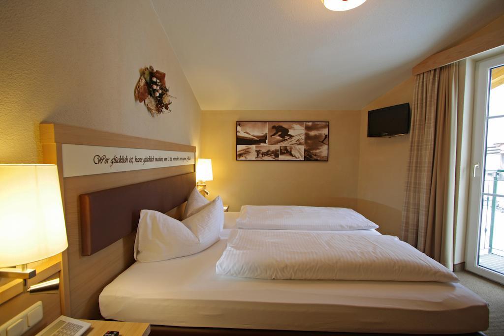 Hotel Garni - Restaurant Kaminstube Sankt Anton am Arlberg Phòng bức ảnh