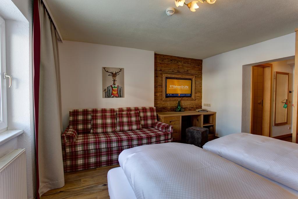 Hotel Garni - Restaurant Kaminstube Sankt Anton am Arlberg Ngoại thất bức ảnh