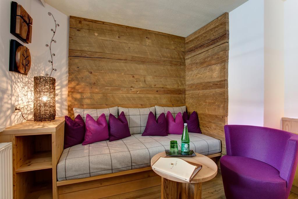 Hotel Garni - Restaurant Kaminstube Sankt Anton am Arlberg Phòng bức ảnh